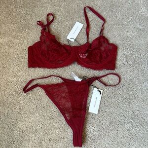 Elegant Lace Underwire Bra and Panty Set - Burgundy